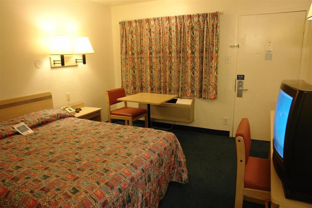 Motel 6-College Station, Tx - Bryan Chambre photo